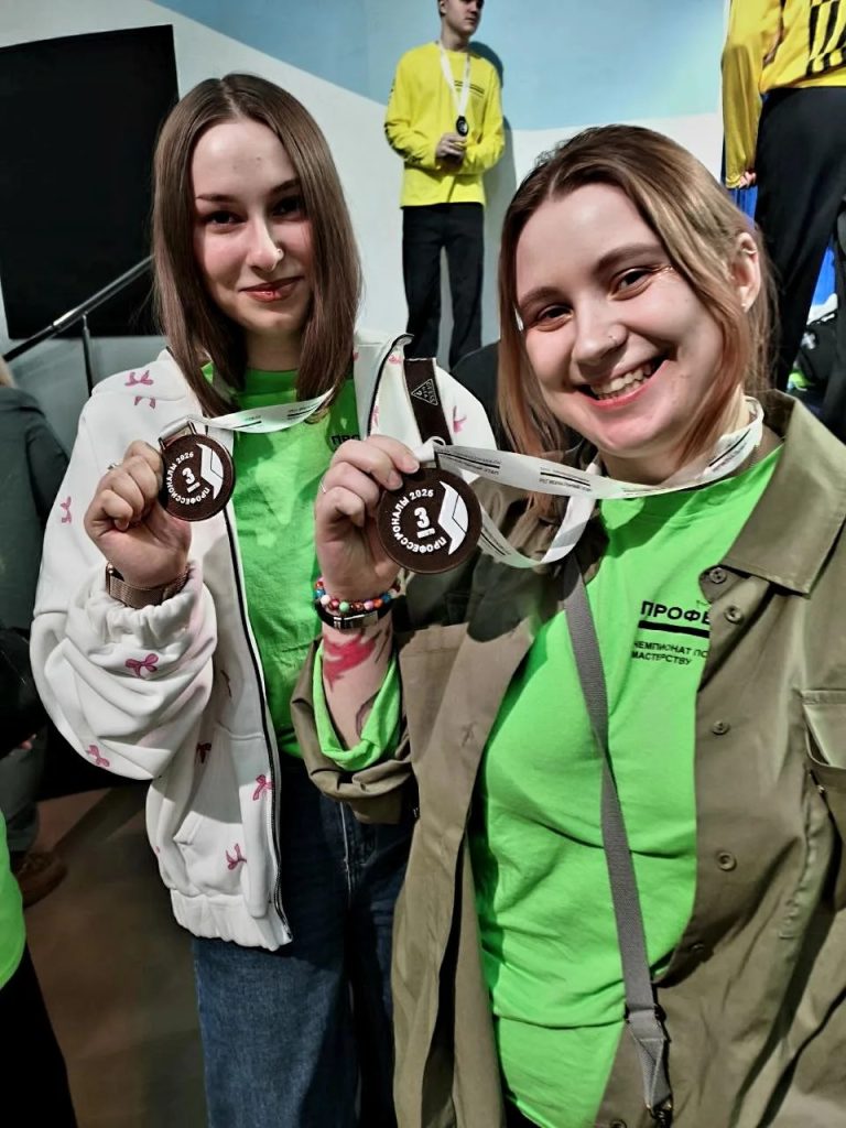 Медалистки от ЛСИТ